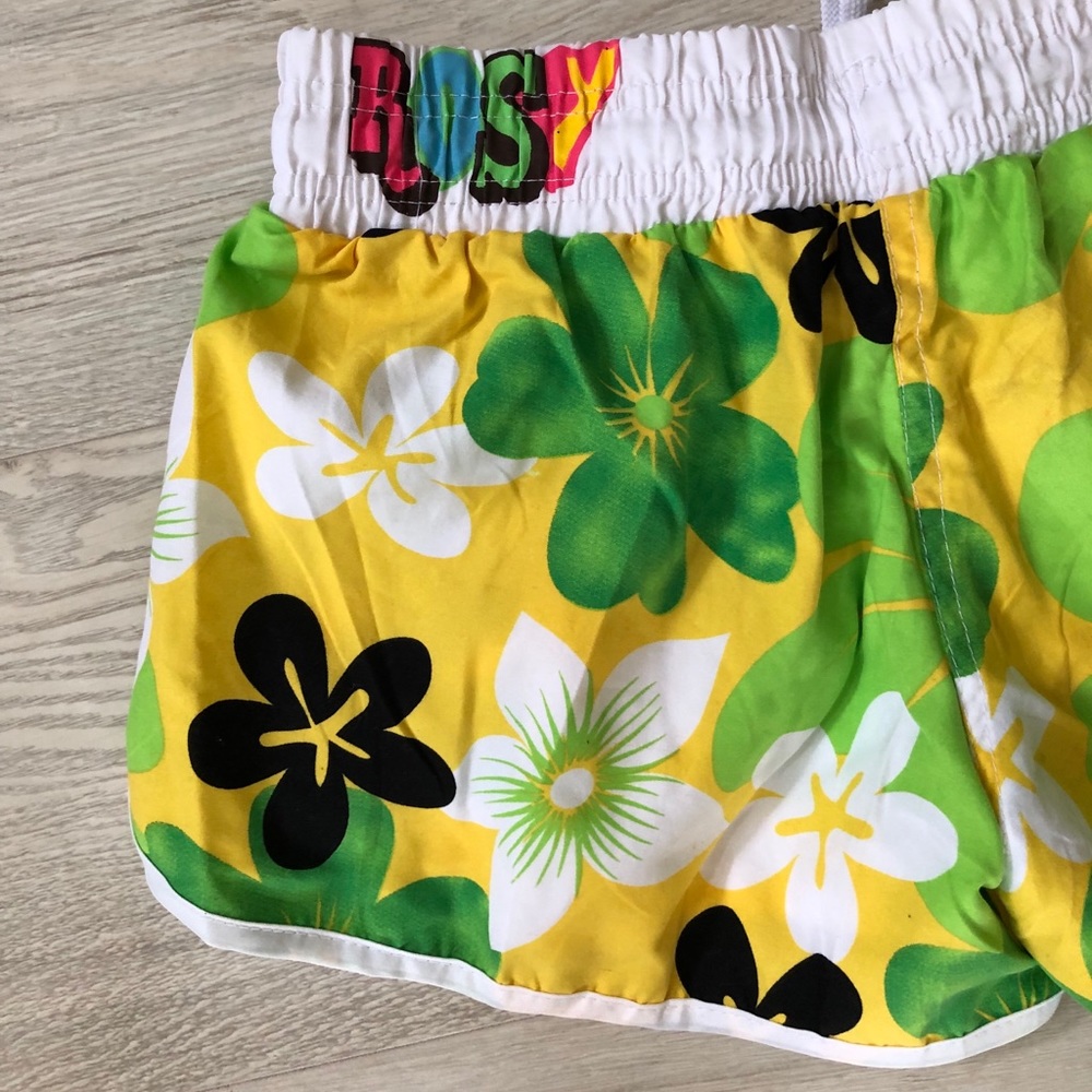 New Italian Girl’s Dri-Fit Athletic Floral Shorts - Picture 3 of 16
